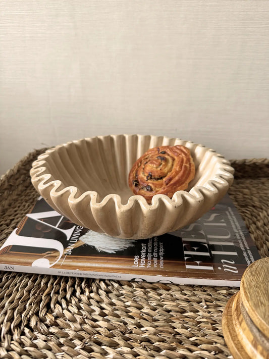 Aardewerk schaal met ribbel beige