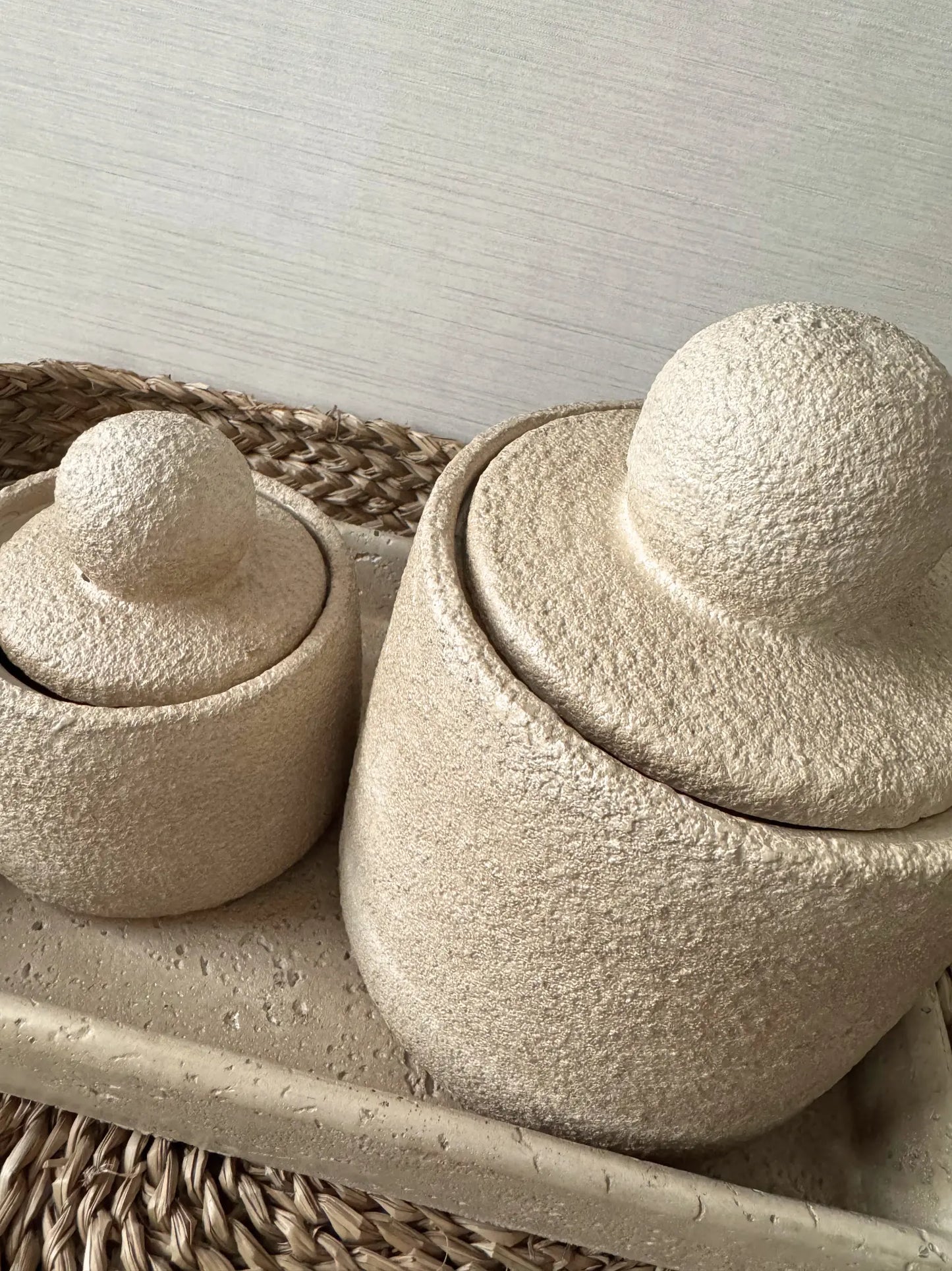 Aardewerk dienblad met potten