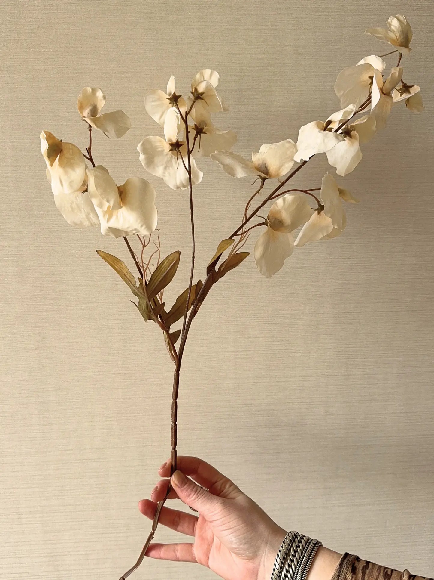 Kunstgroen erwtbloem beige