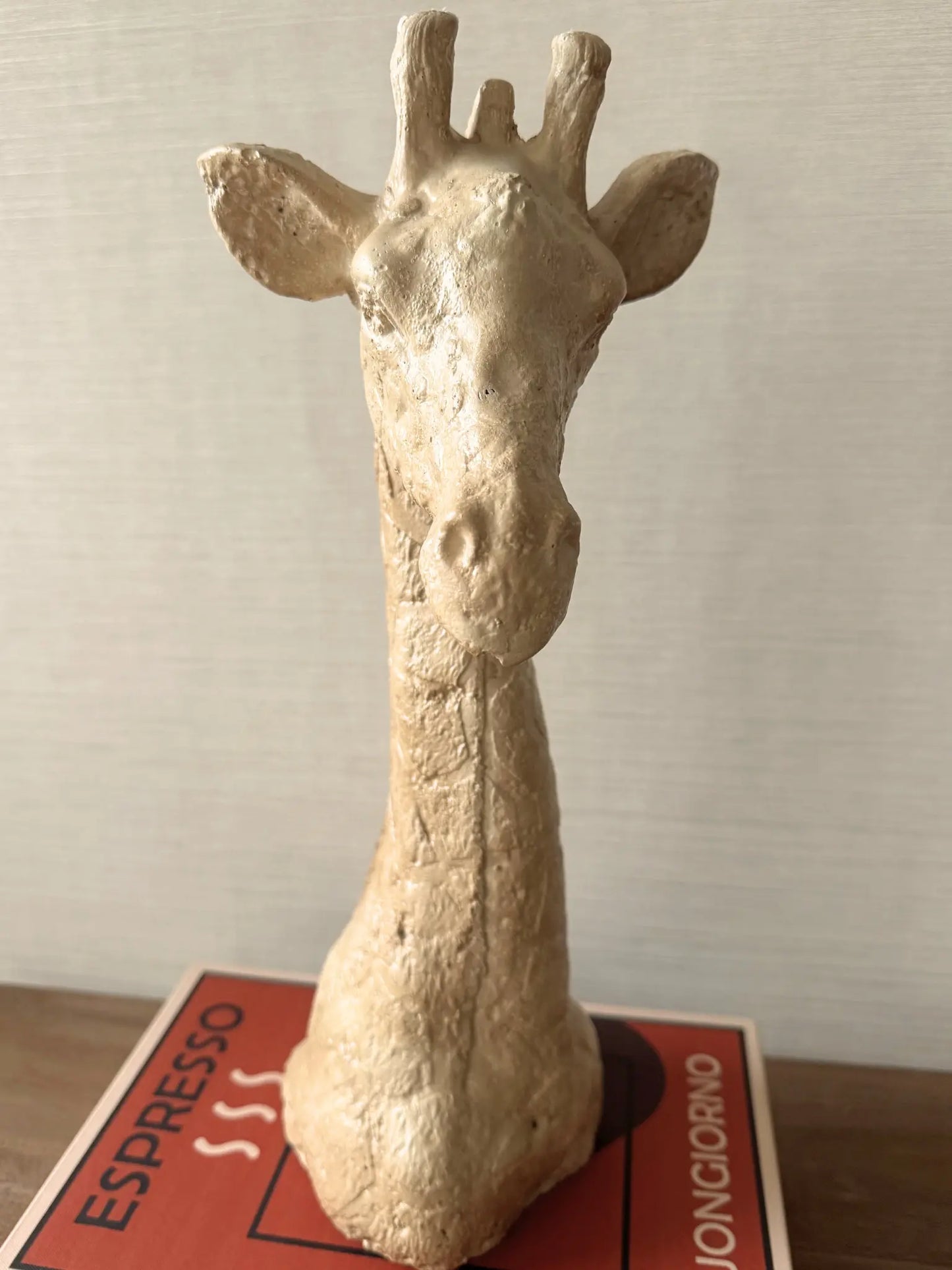 Ornament giraffe beige