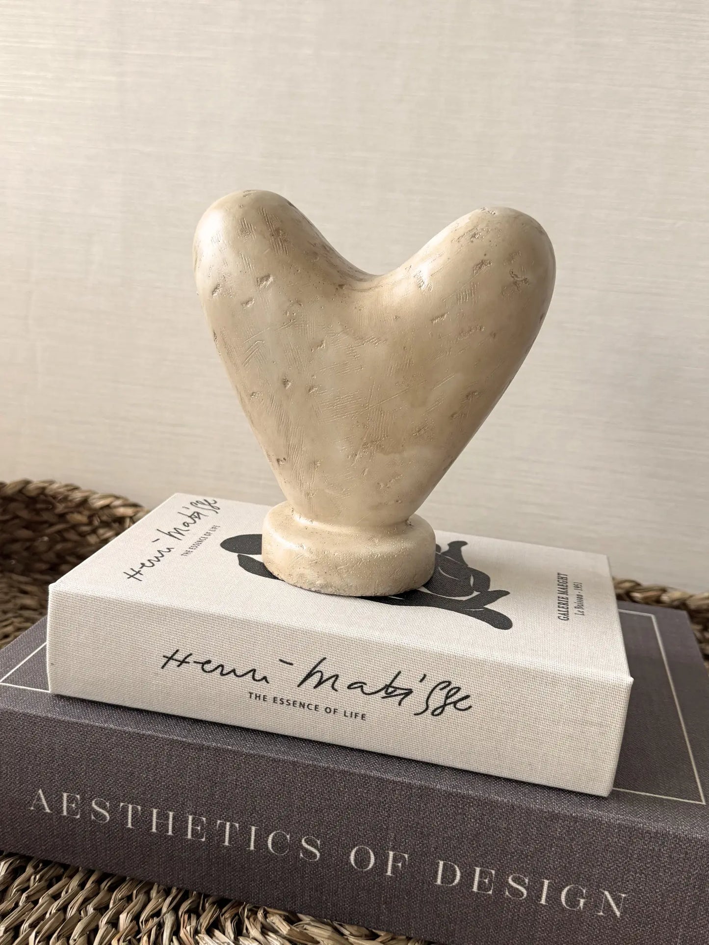 Aardewerk ornament hart beige