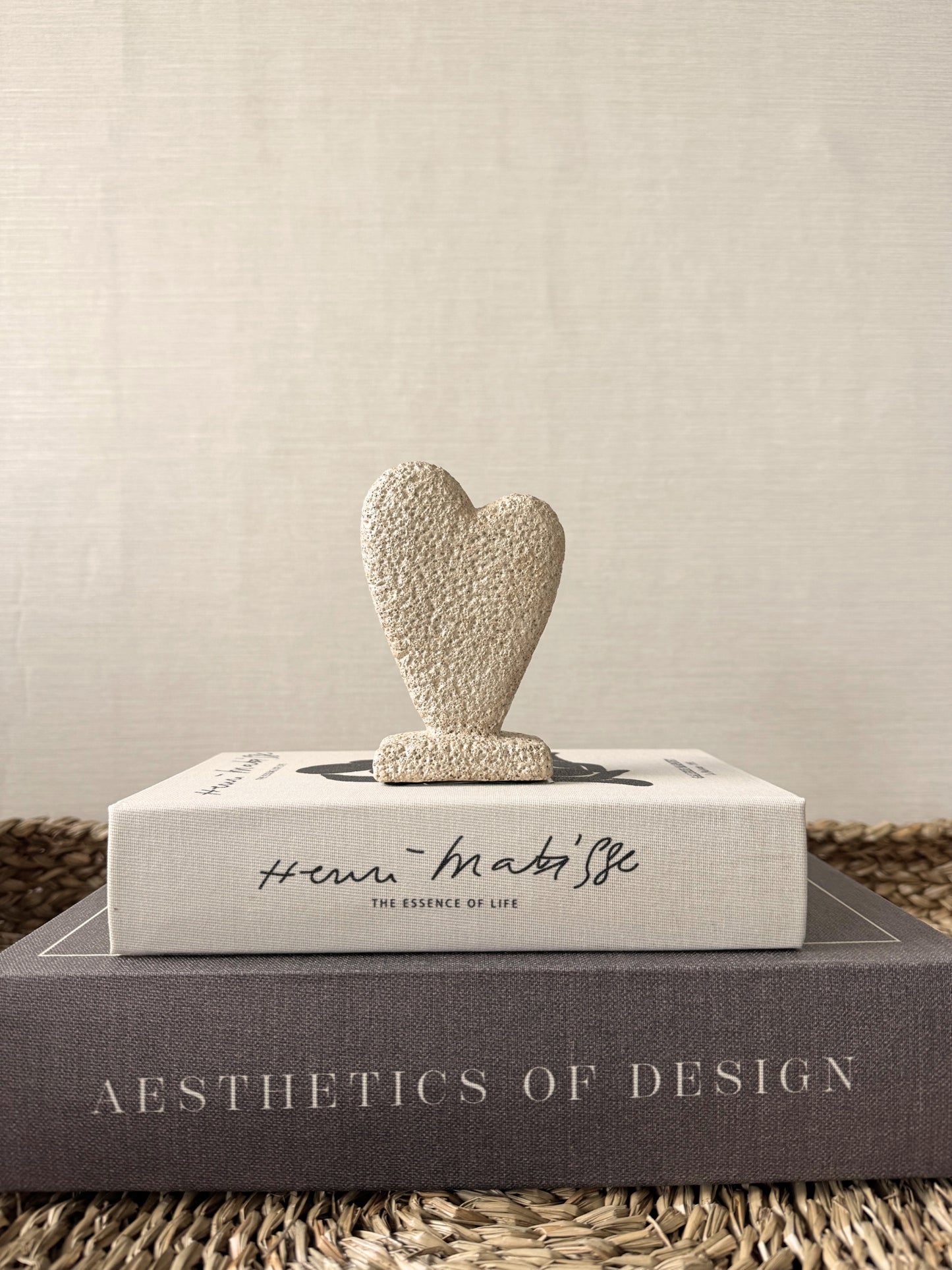 Aardewerk ornament hart dicht beige