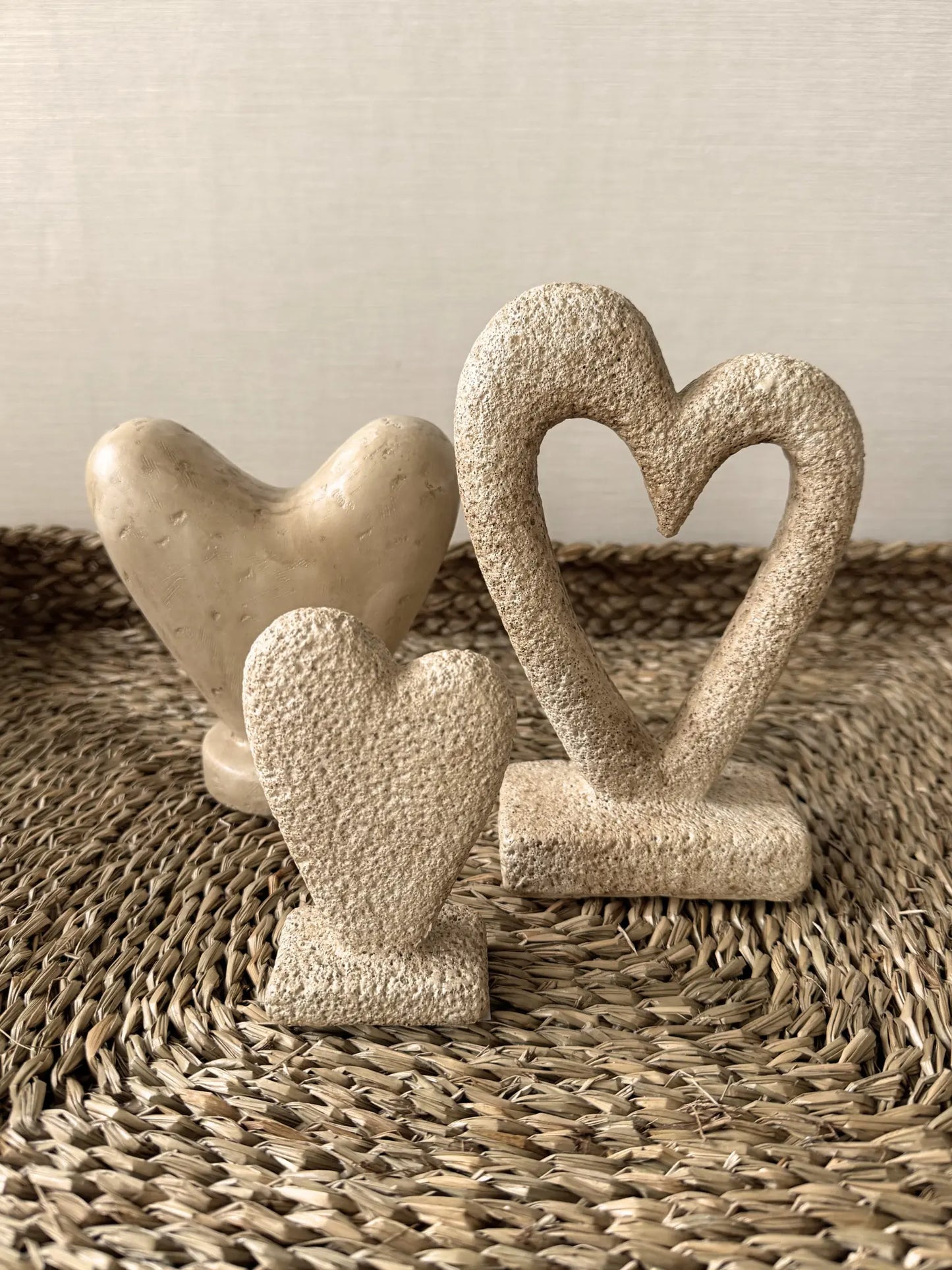 Aardewerk ornament hart open beige