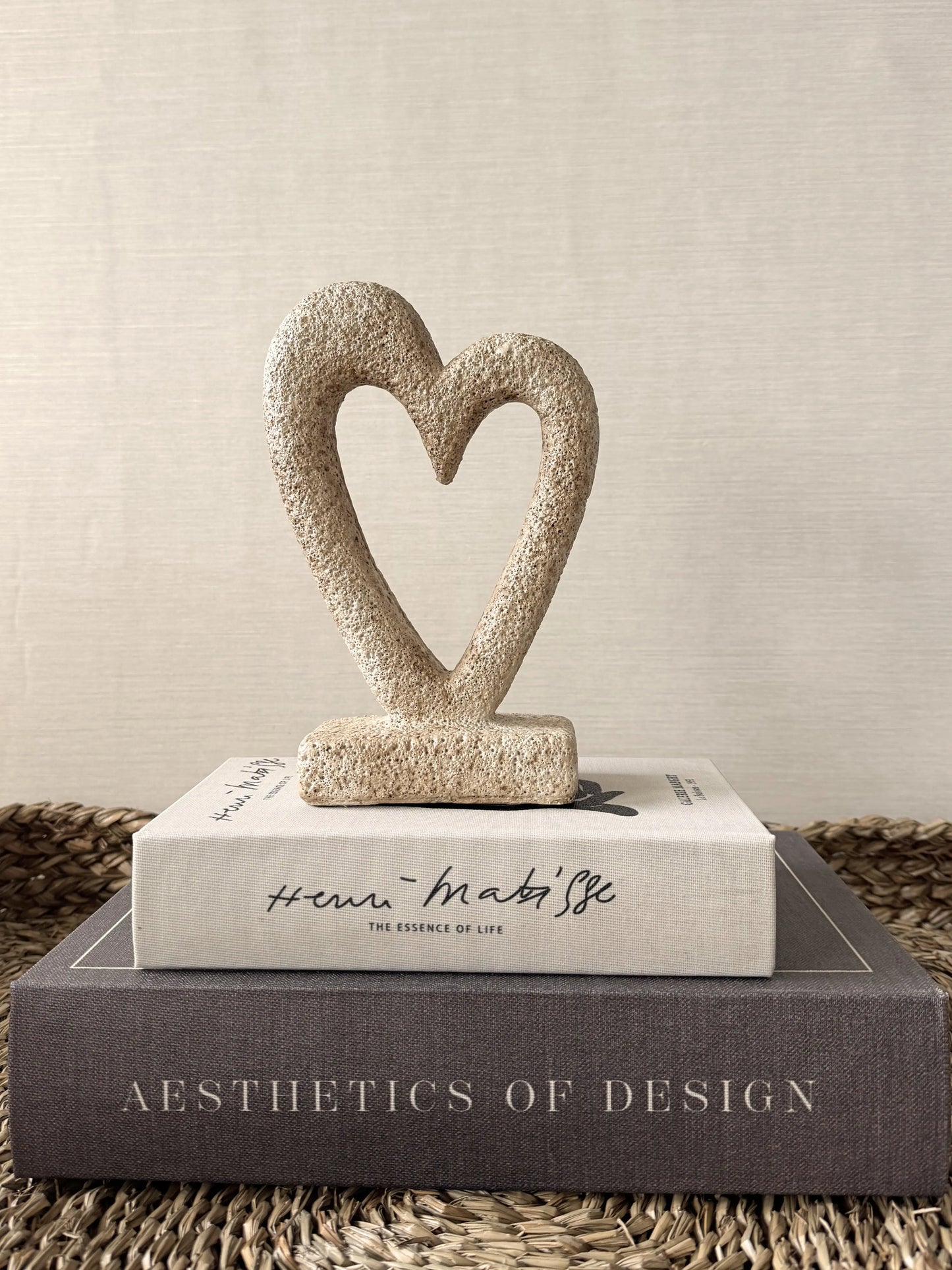 Aardewerk ornament hart open beige