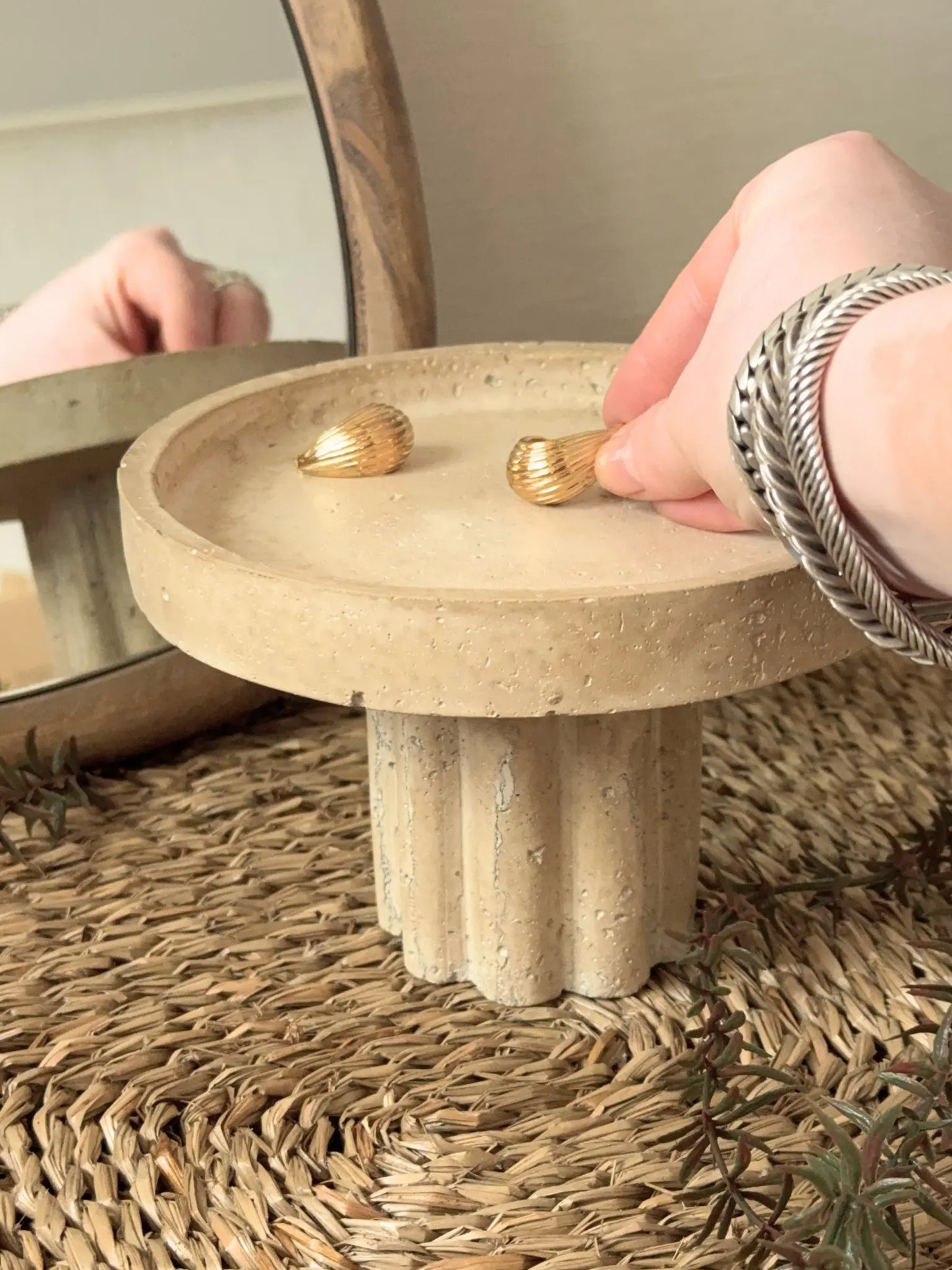 Aardewerk plateau verhoger beige