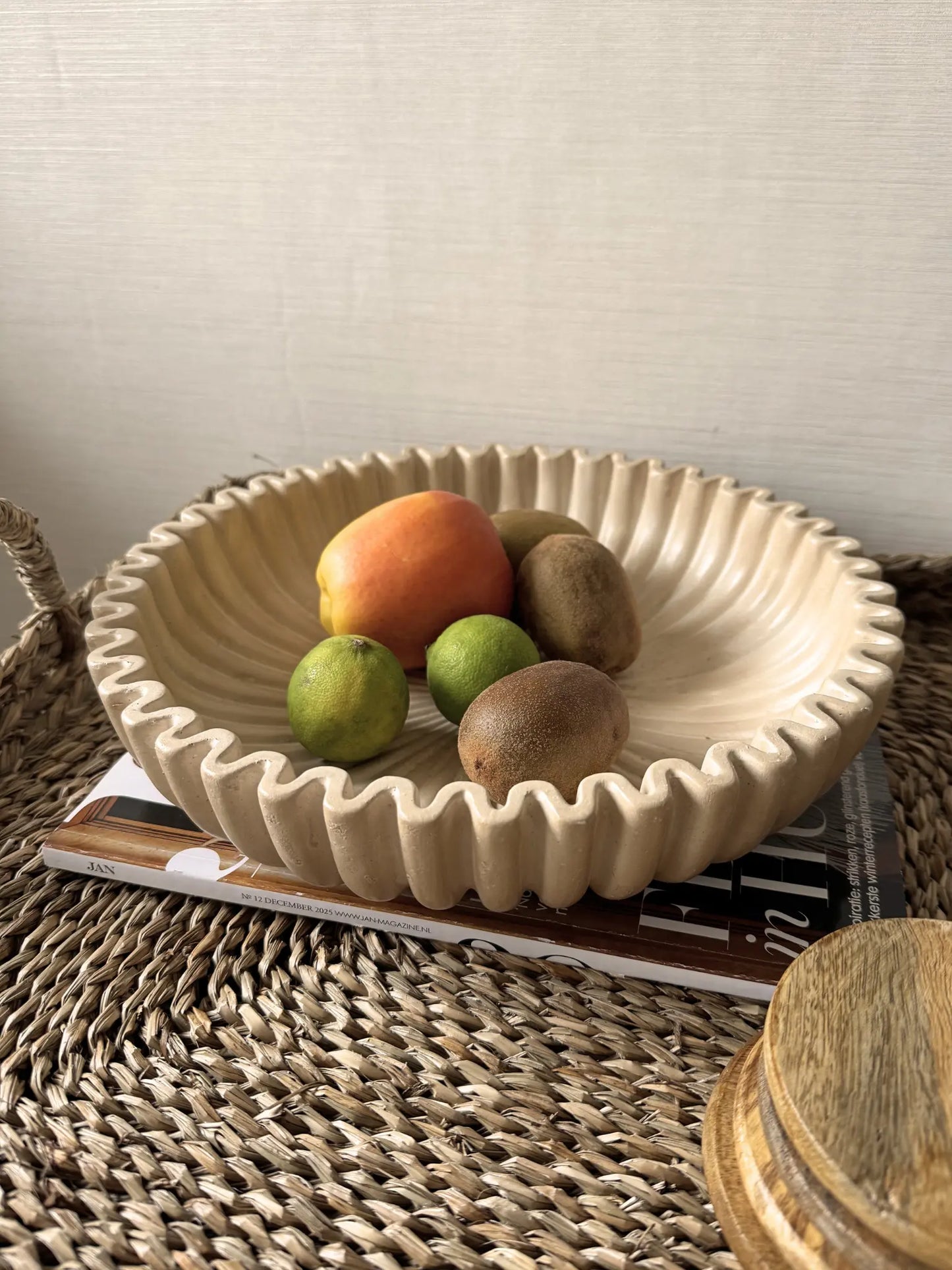 Aardewerk schaal met ribbel beige
