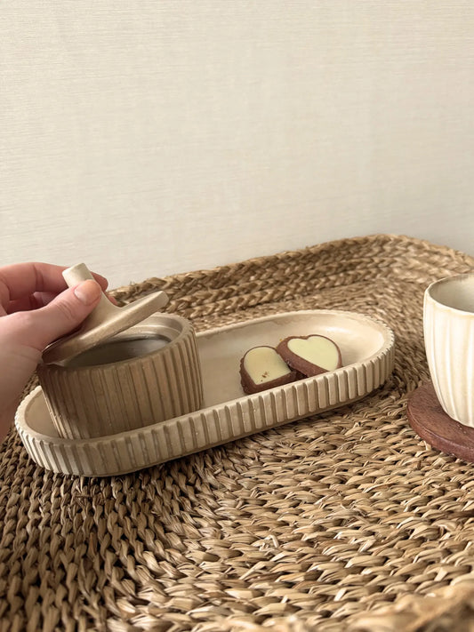 Aardewerk dienblad met pot