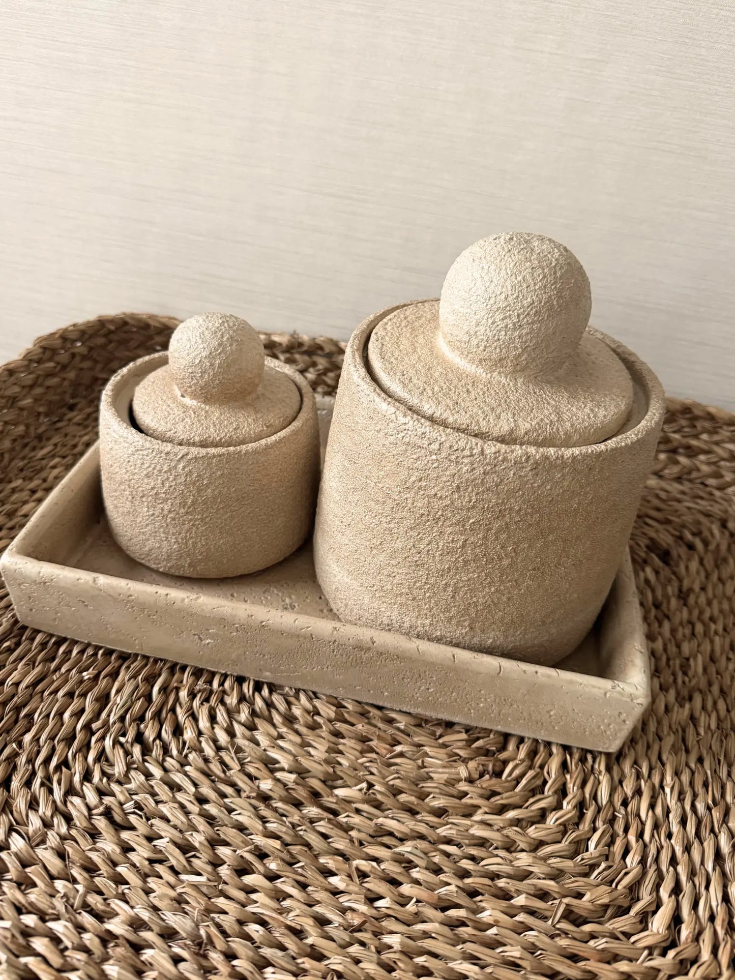 Aardewerk dienblad met potten