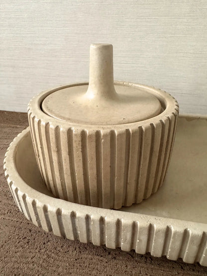 Aardewerk dienblad met pot