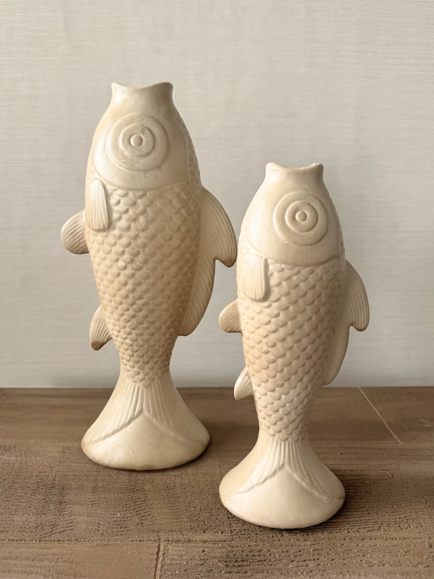 Aardewerk vaas vis beige
