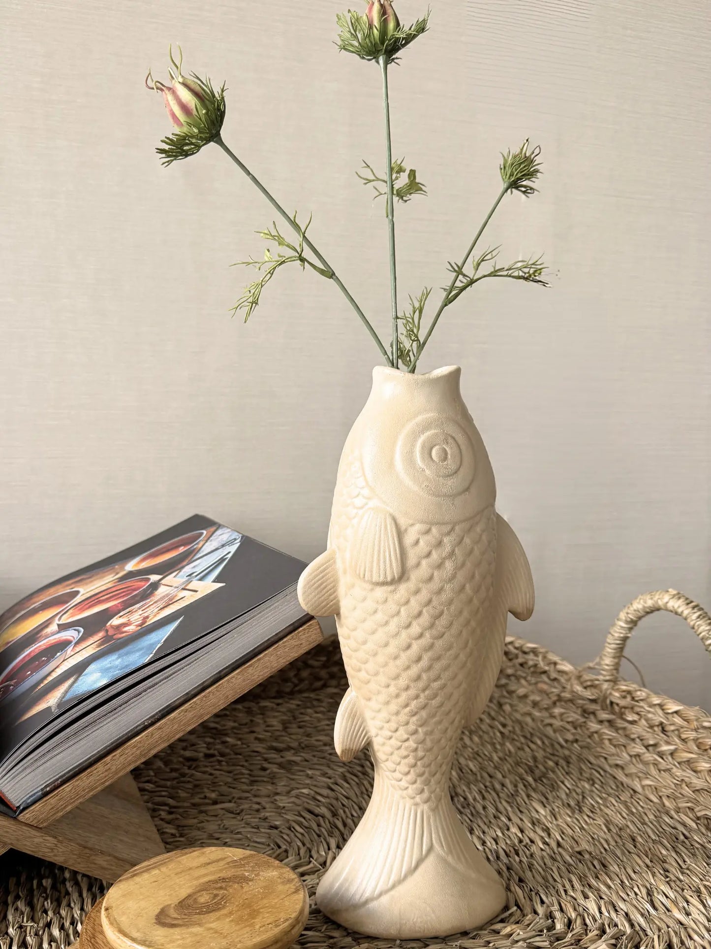 Aardewerk vaas vis beige
