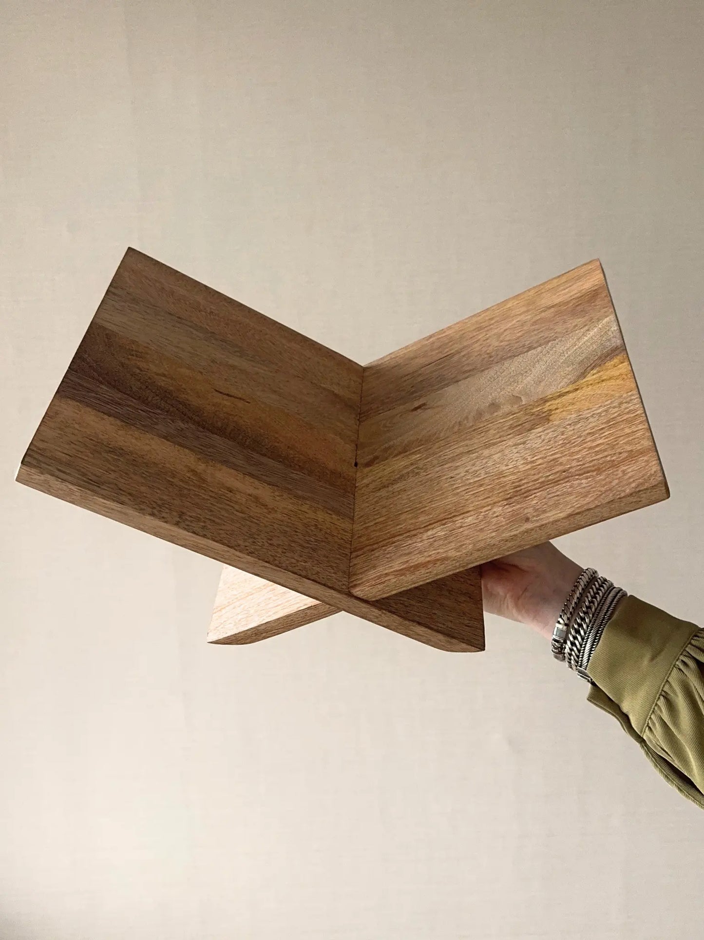 Boekenstandaard Light & Living