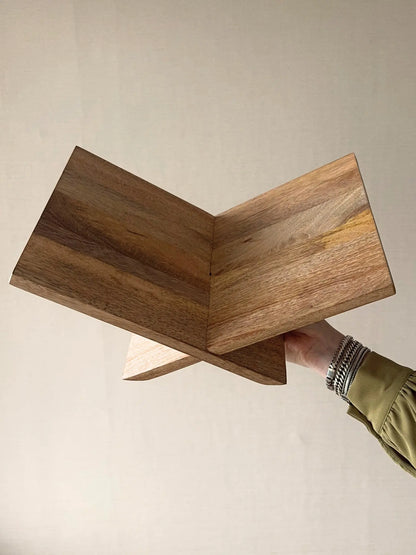 Boekenstandaard Light & Living