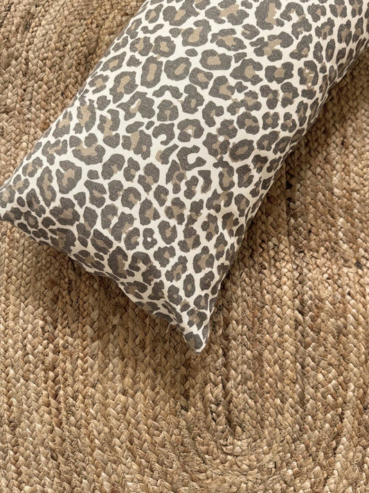 Kussen panterprint beige