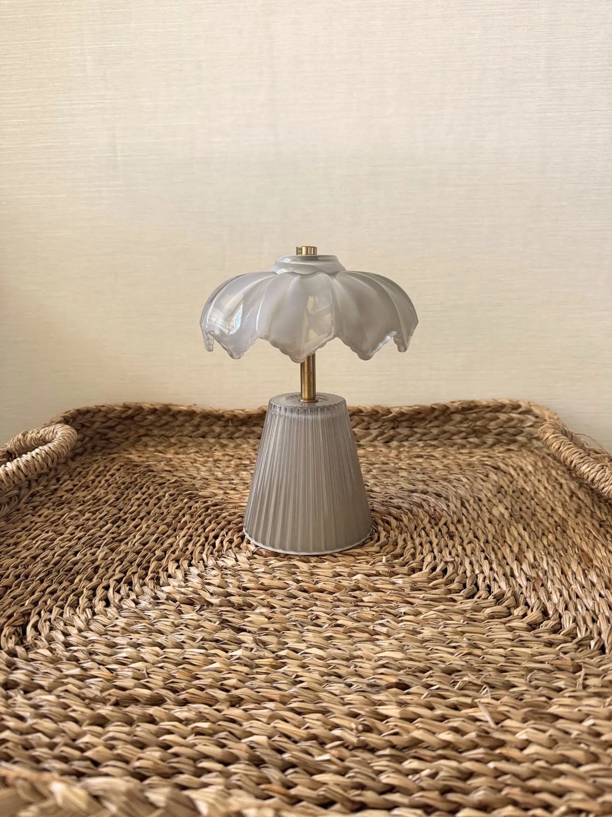 LED lamp taupe
