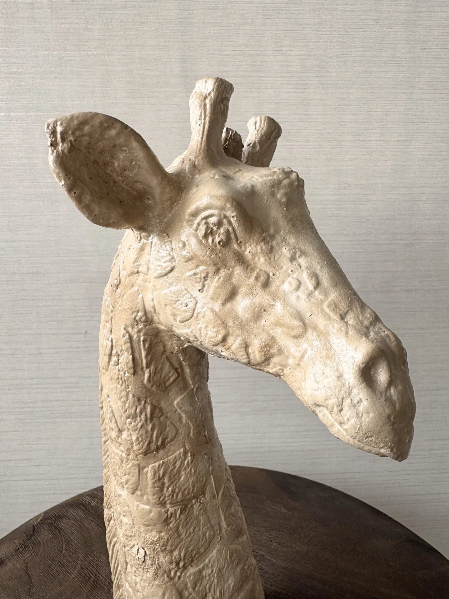 Ornament giraffe beige