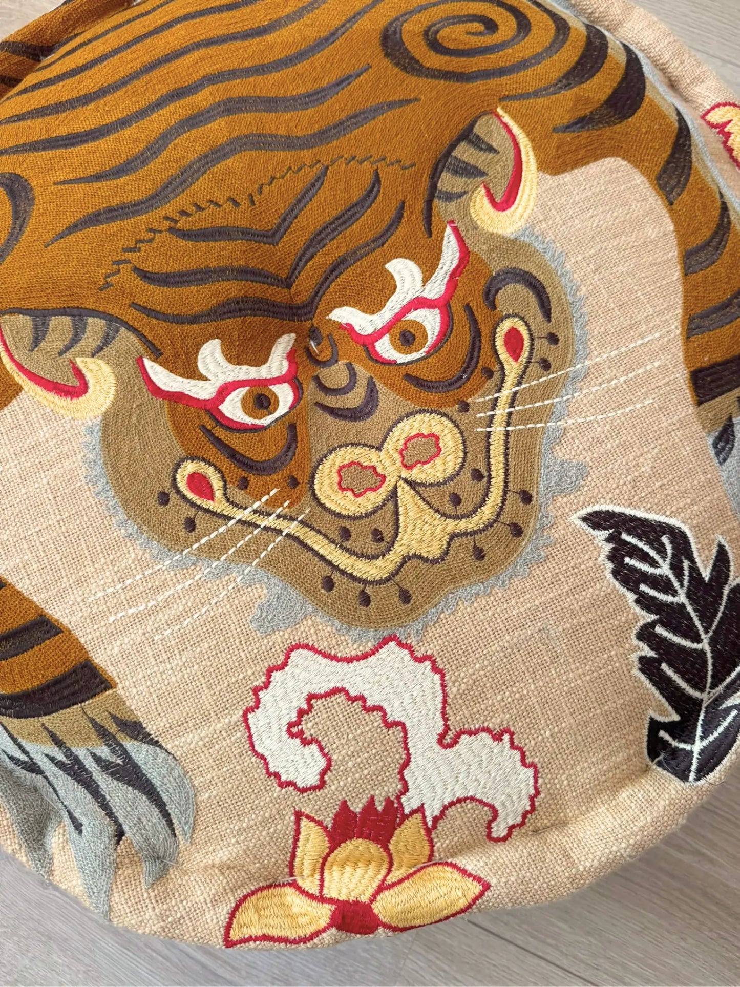 Poef Safari Shield