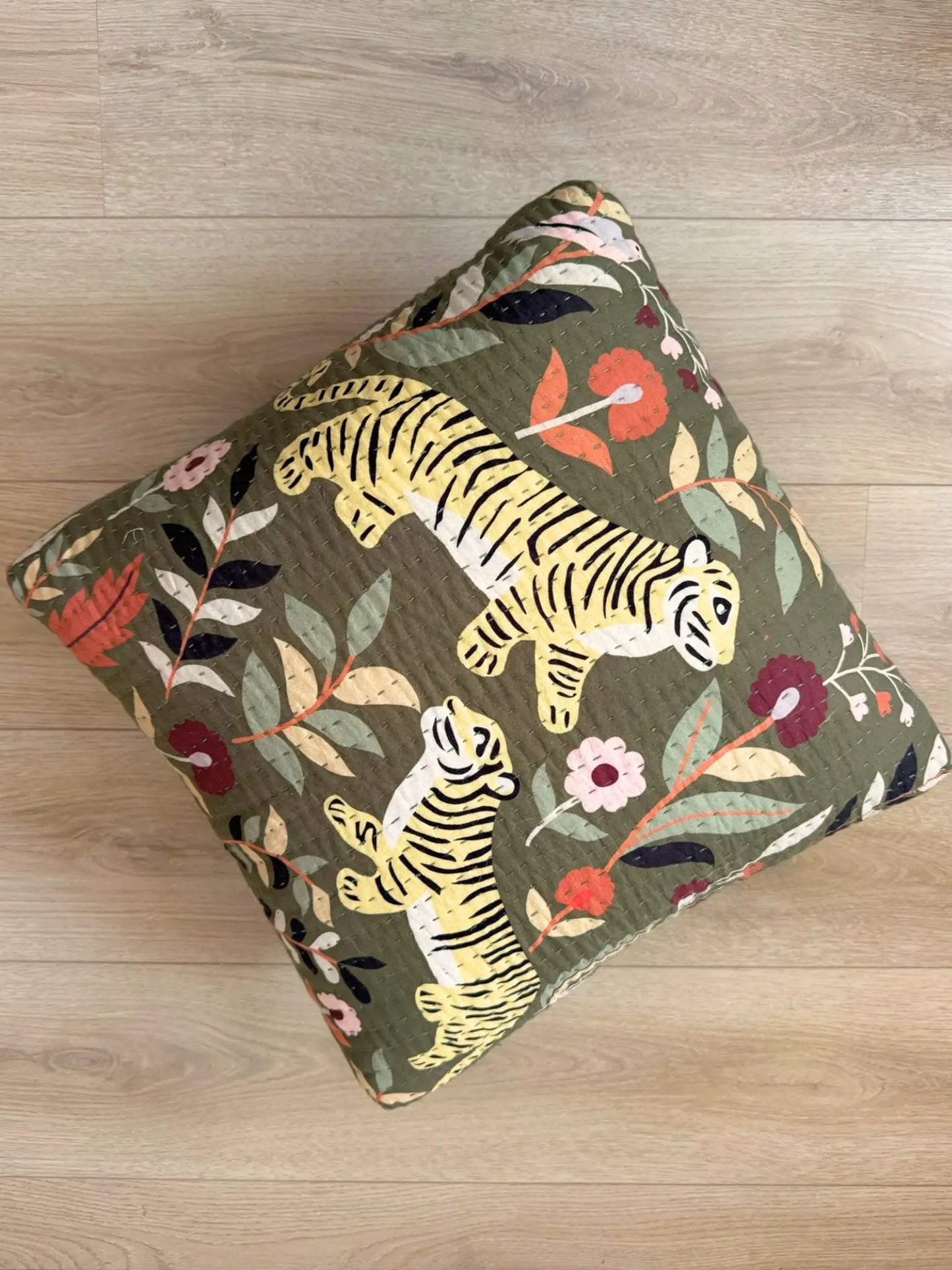 Voetenbank Botanical Tigers