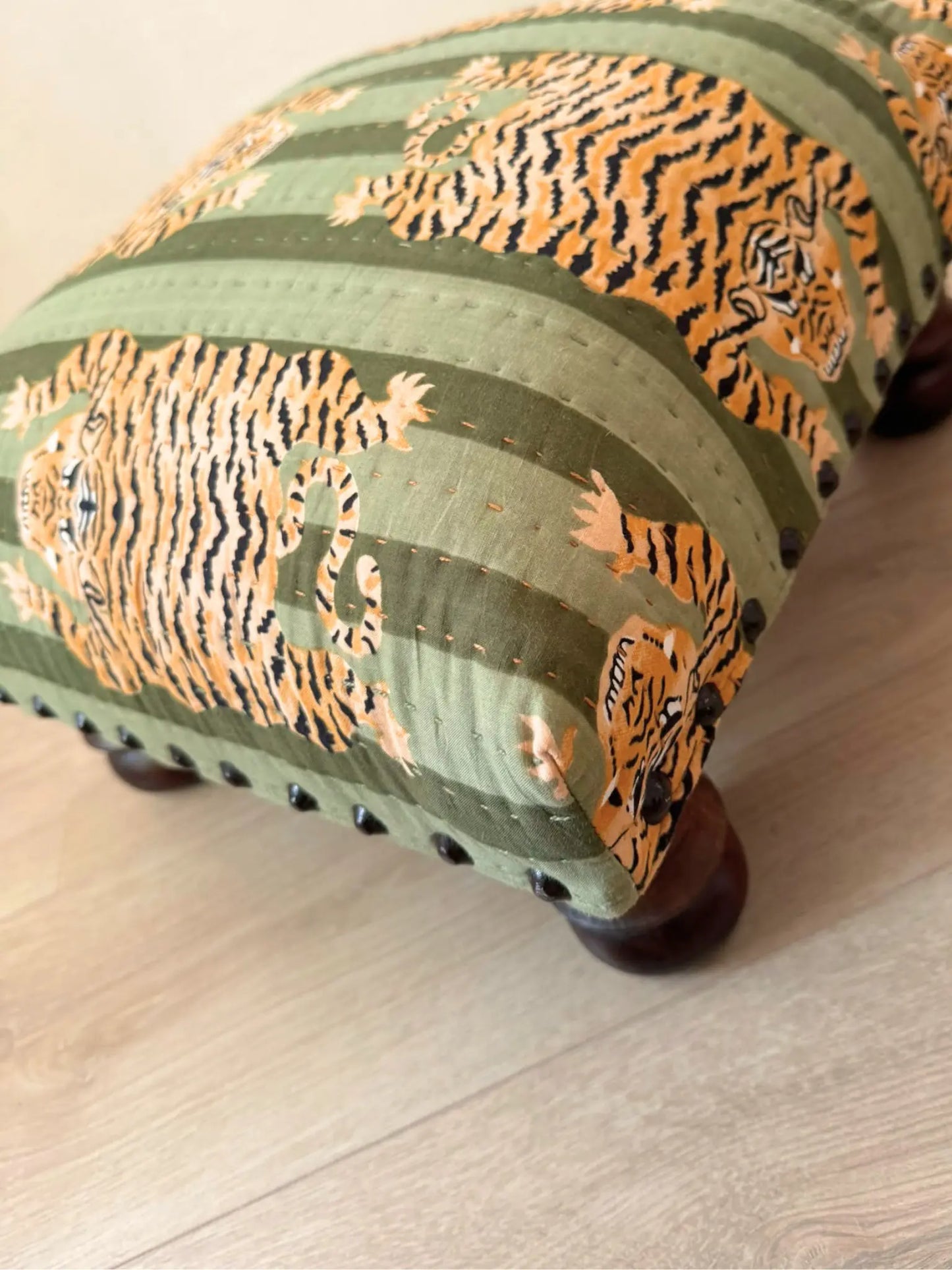 Voetenbank Jungle Stripes