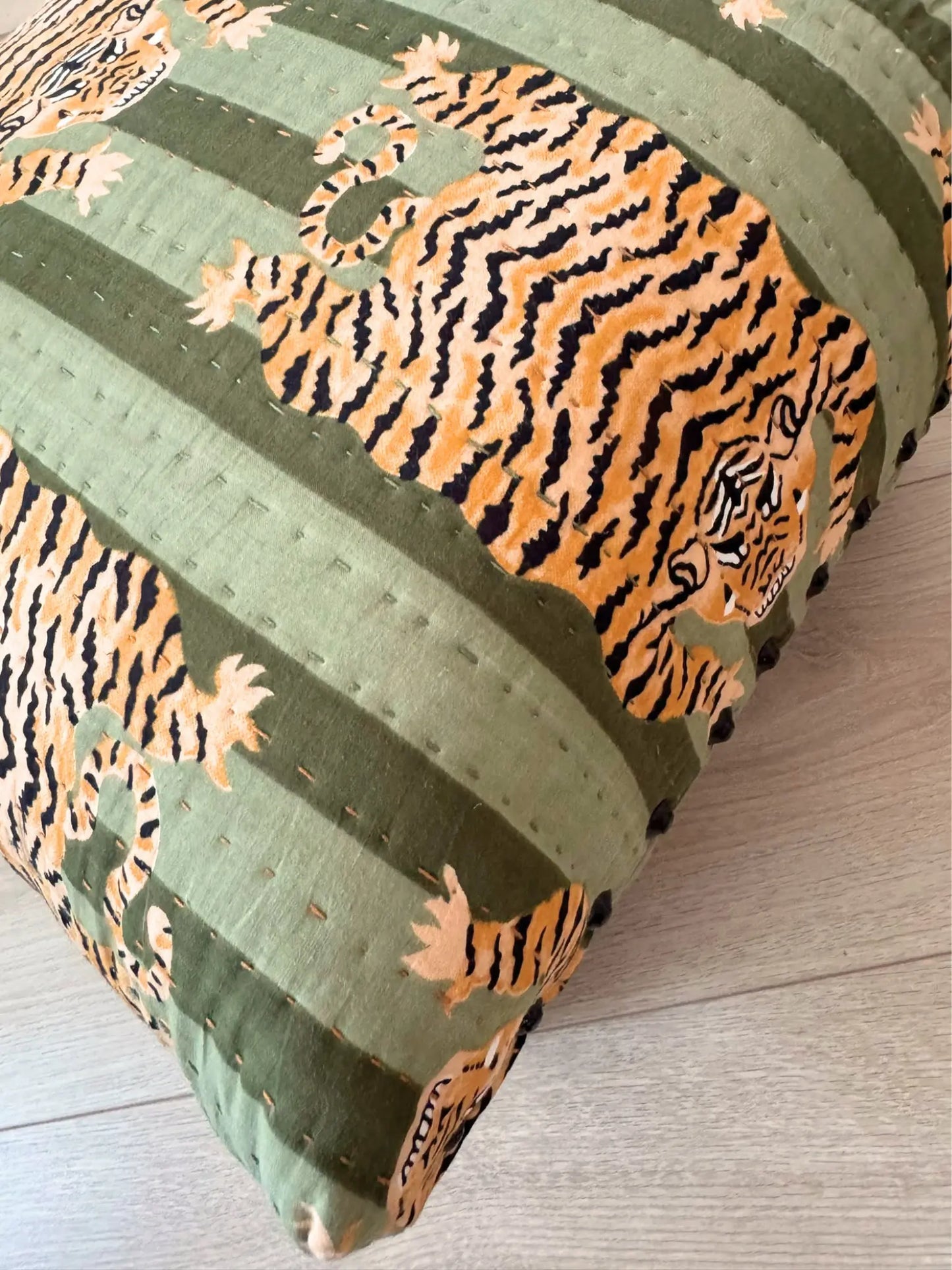 Voetenbank Jungle Stripes